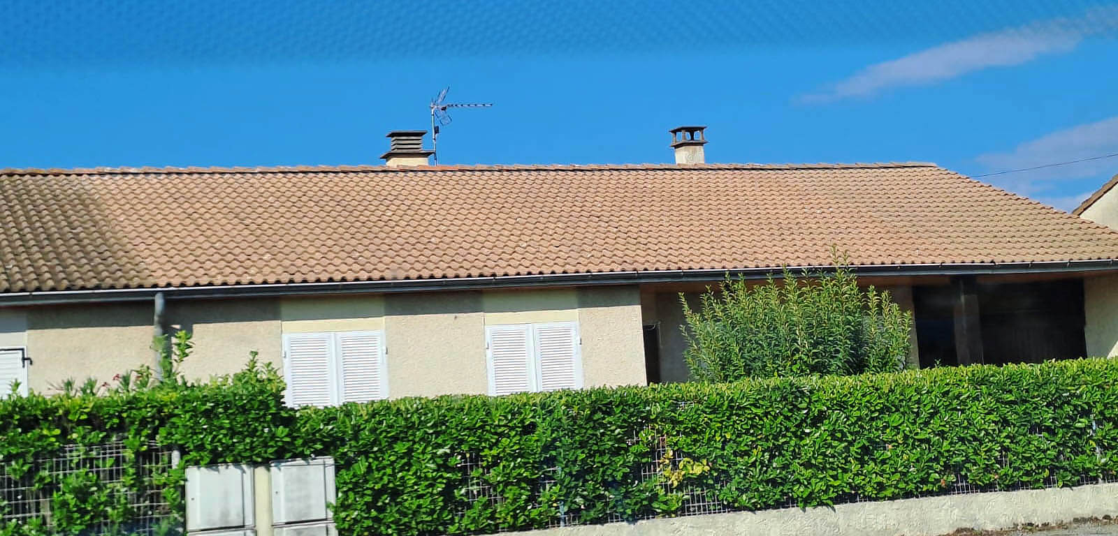 Rénovation toiture et mise en place gouttière - nos réalisations - société WJ Rénovation